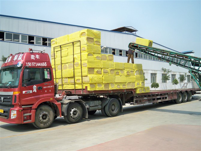 岩棉装车